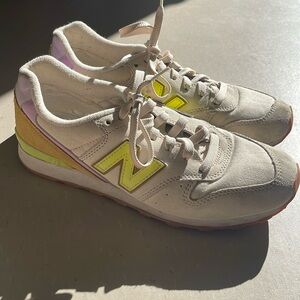 New Balance 696 Women’s Shoes